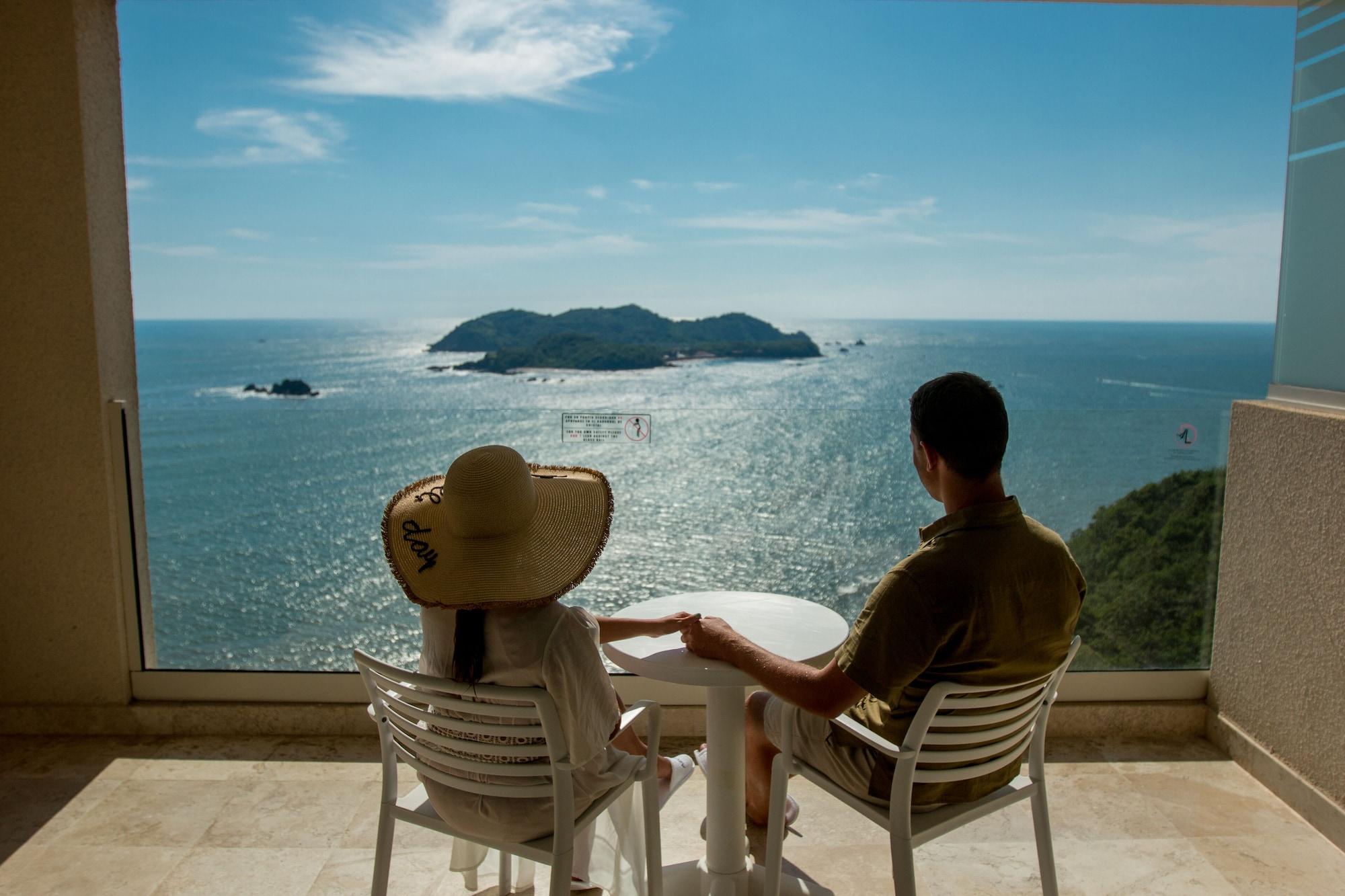 Azul Ixtapa Grand All Inclusive Suites - Spa & Convention Center Luaran gambar View of the Bay of Banderas from the Hotel Nayara