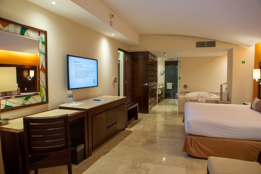 Azul Ixtapa Grand All Inclusive Suites - Spa & Convention Center Luaran gambar A room at the hotel
