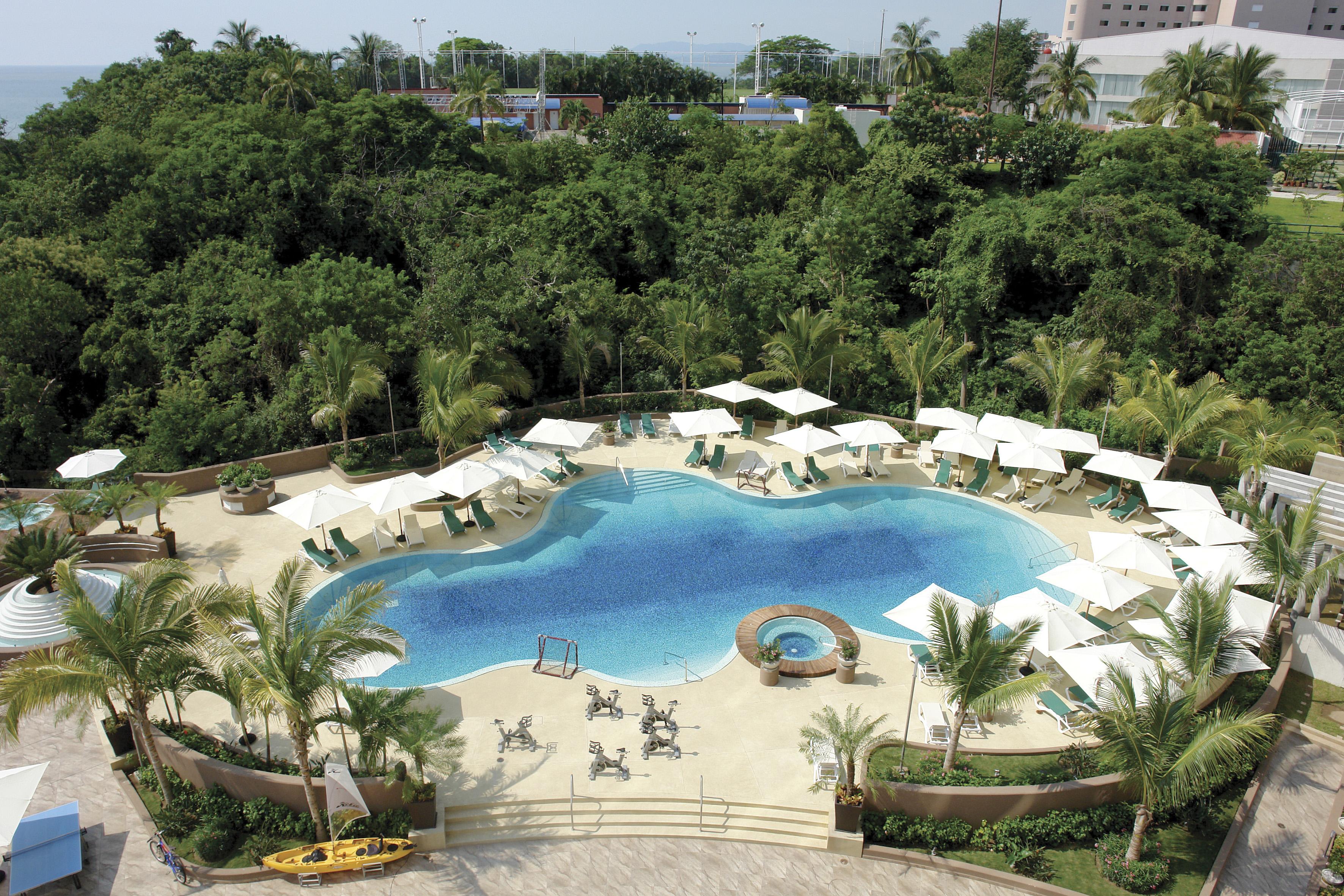Azul Ixtapa Grand All Inclusive Suites - Spa & Convention Center Luaran gambar The pool at the Shangri-La Hotel, Kuala Lumpur