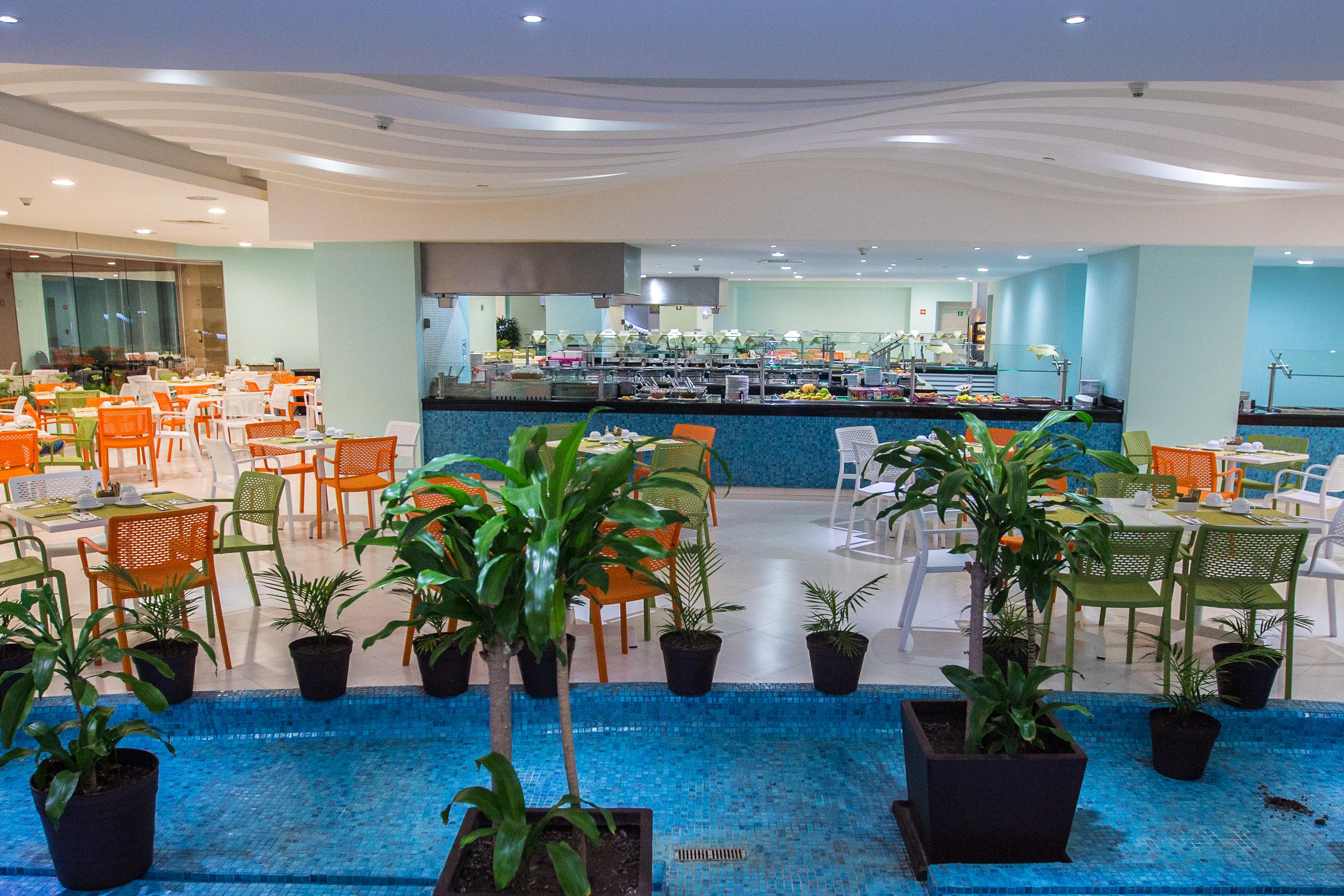 Azul Ixtapa Grand All Inclusive Suites - Spa & Convention Center Luaran gambar The buffet at the hotel