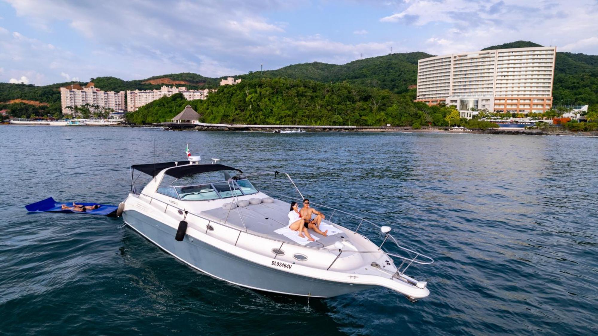 Azul Ixtapa Grand All Inclusive Suites - Spa & Convention Center Luaran gambar A 2007 Chaparral Signature 350