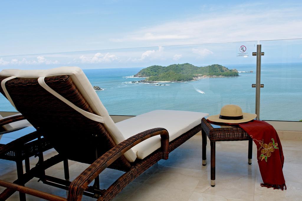Azul Ixtapa Grand All Inclusive Suites - Spa & Convention Center Luaran gambar View of the Andaman Sea from the hotel