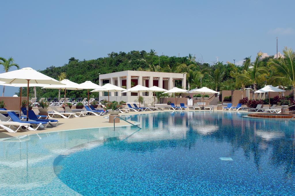 Azul Ixtapa Grand All Inclusive Suites - Spa & Convention Center Luaran gambar The swimming pool at the resort